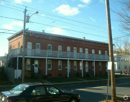Building Photo - 185-191 Laurel St