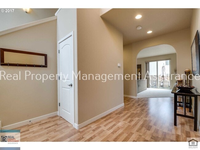 Building Photo - 13933 SW Walnut Creek Way