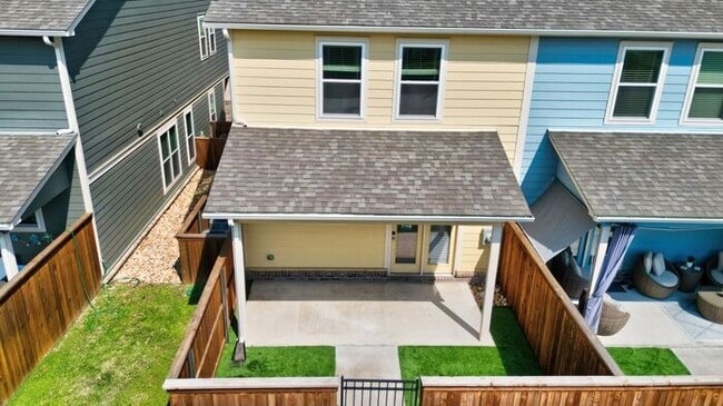 Building Photo - Luxury 4BR Townhome + Office | Near Downto...