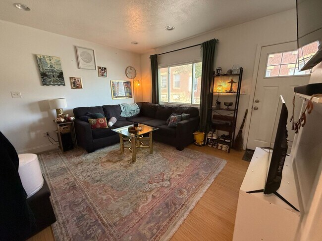 Building Photo - Renovated Lawrenceville 3 Bed/2 Bathroom H...