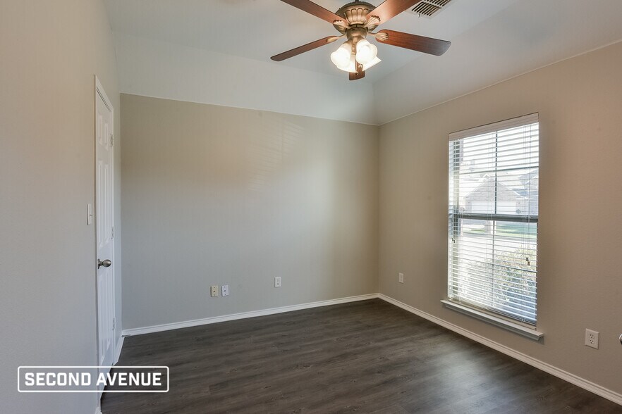 Building Photo - 5828 Fathom Dr