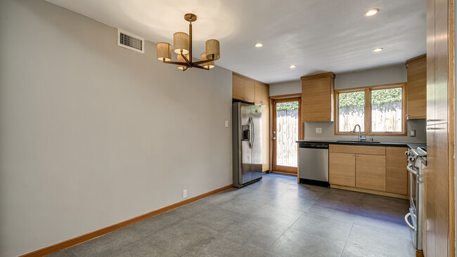 Kitchen/Breakfast Area Main House - 917 N La Jolla Ave