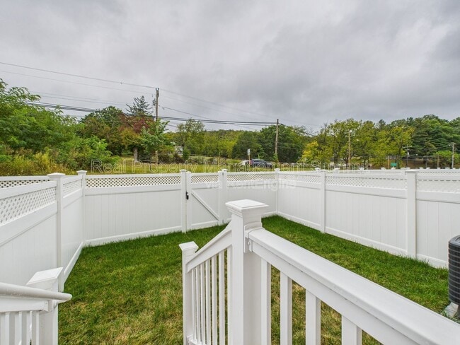 Building Photo - 3483 Monterey Dr