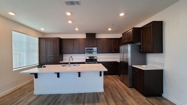 Building Photo - 2402 Indigo Dr