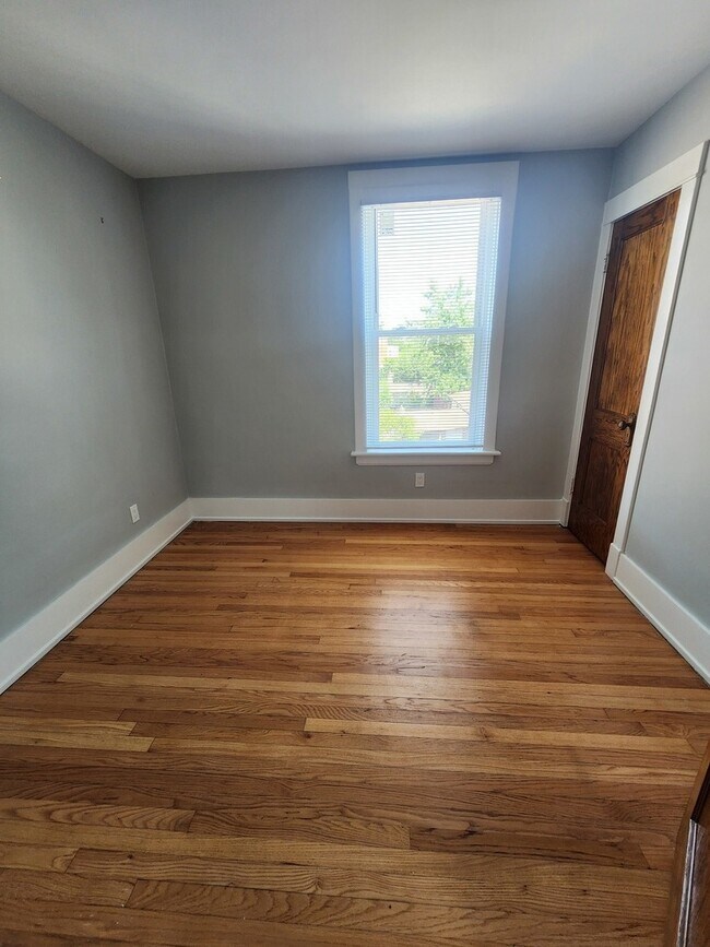 Building Photo - 5025 W Berenice Ave