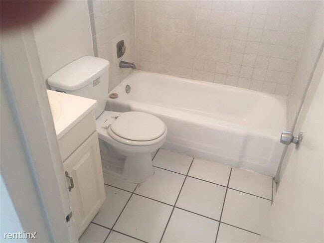 Building Photo - 2010 SW 68th Way