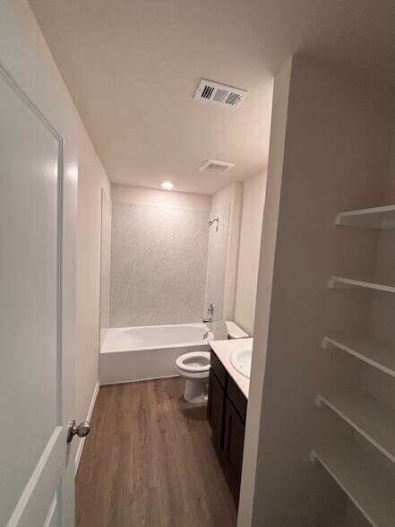 Building Photo - 837 Wild Rose Way