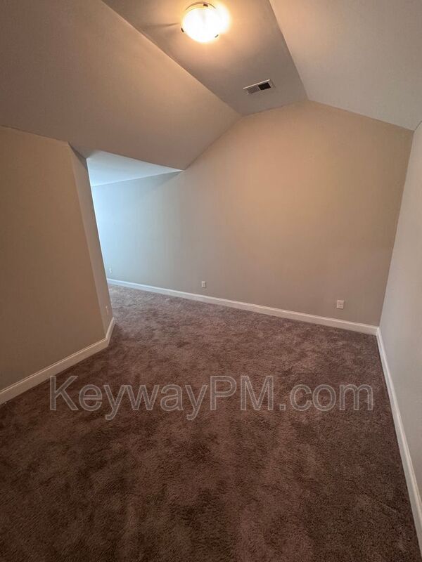 Building Photo - 334 Sumac Trail