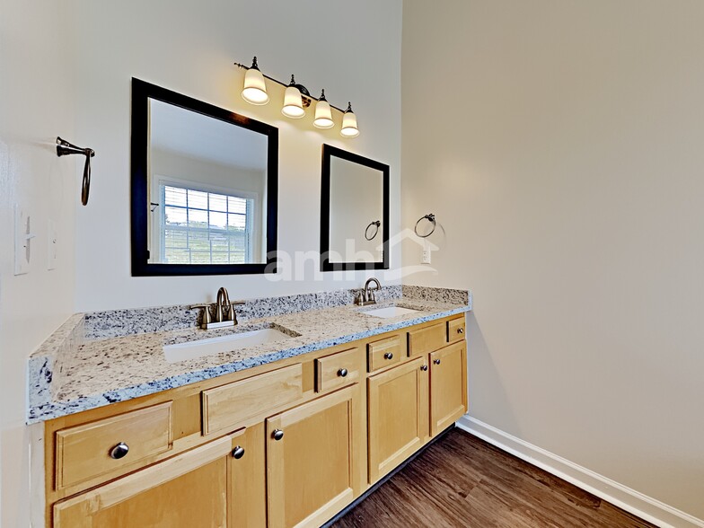 Building Photo - 2534 Dalesford Ct