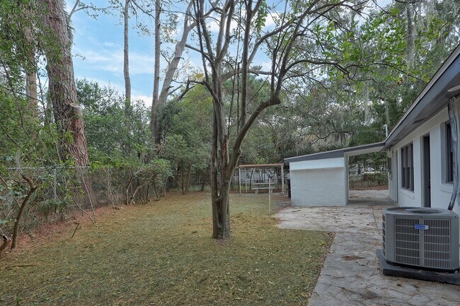 Building Photo - 6 Ranchland Dr
