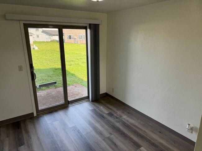 Building Photo - Updated 2 bedroom 1.5 bathroom duplex!  $200.00 MOVE-IN SPECIAL
