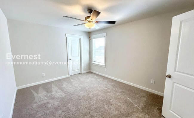 Building Photo - 1435 Firelight Wy