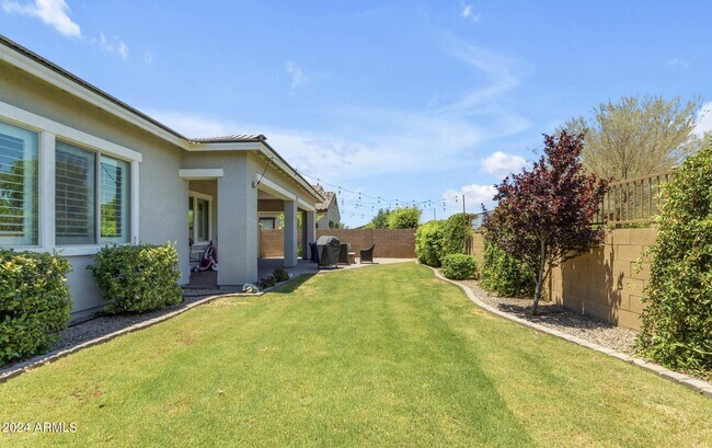 Building Photo - 22834 E Silver Crk Ln