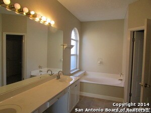 Building Photo - 13619 Summer Glen Dr