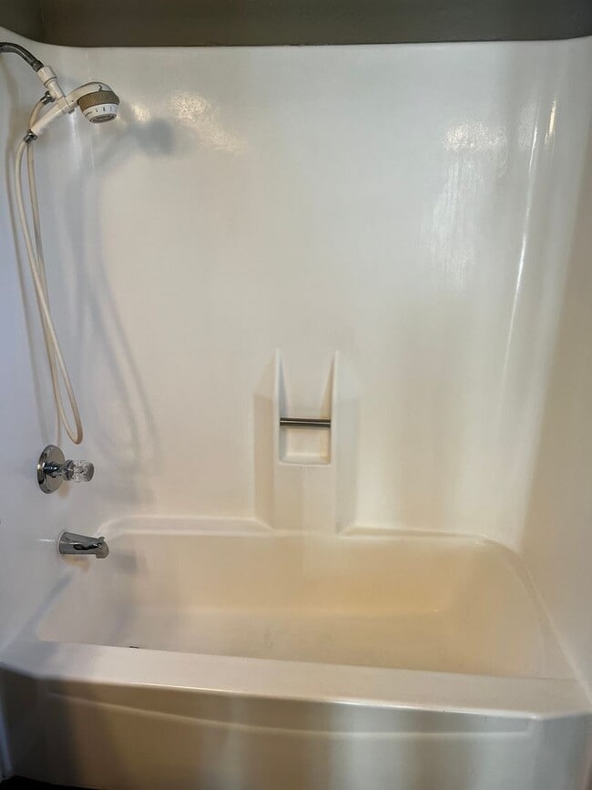 Building Photo - 2 Bedroom 3 Bath Condo for Rent in an Excellent Area of Fullerton