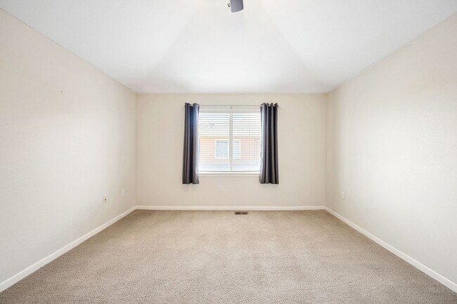 Building Photo - Spacious 3BR + Loft in the Palomino Park Community - Perfect for Comfortable, Convenient and Quit...