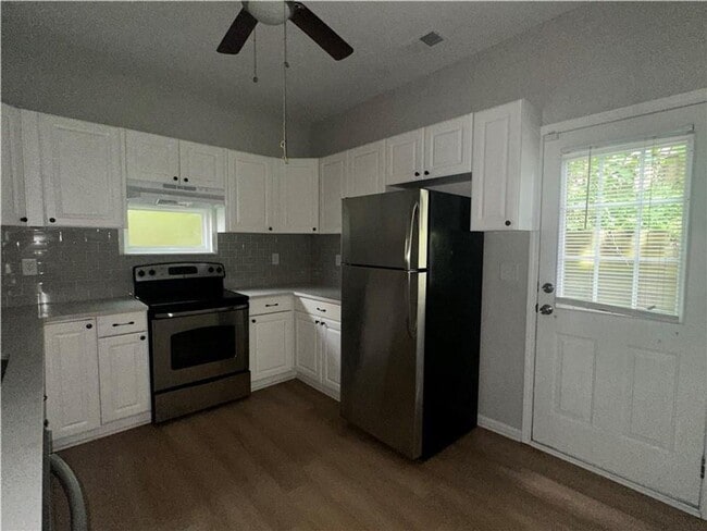 Building Photo - 6285 Akins Way