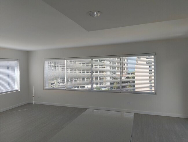 Building Photo - 2bd 2ba in Waikiki – Available Now!