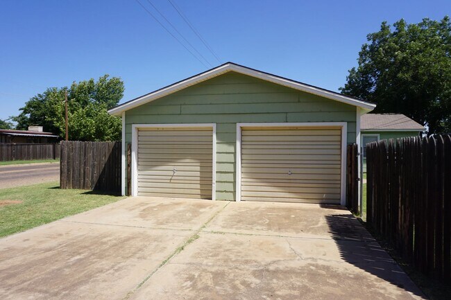 Building Photo - 3019 46th- Central Lubbock