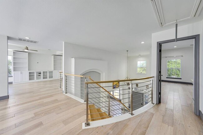 Building Photo - 10011 Brightling Ln