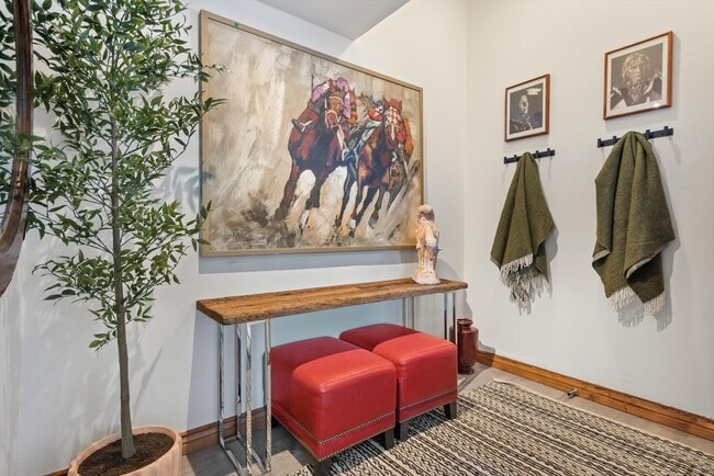 Building Photo - 382 Meadow Ranch Rd