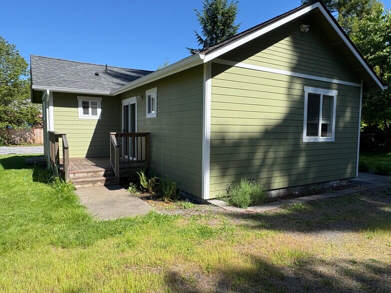 Back deck - 1816 Scammell Ave NW