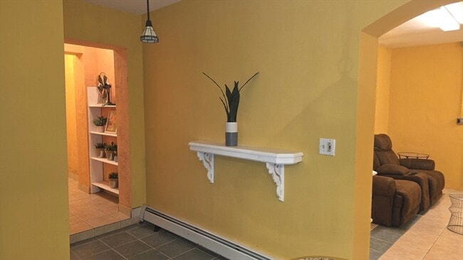 Building Photo - 85 Burlingame Rd