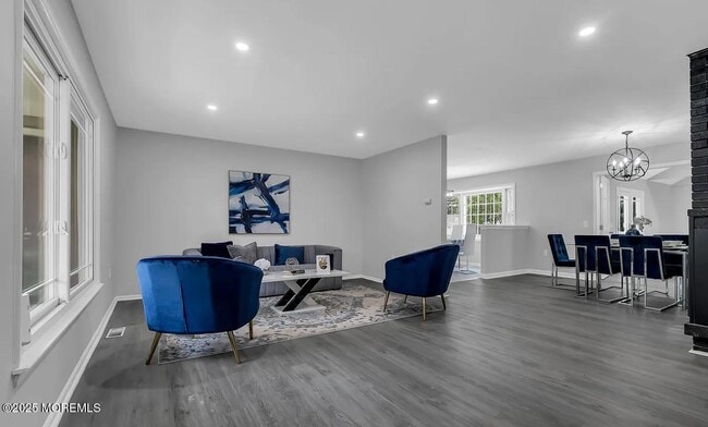 Building Photo - 821 Bay Ave