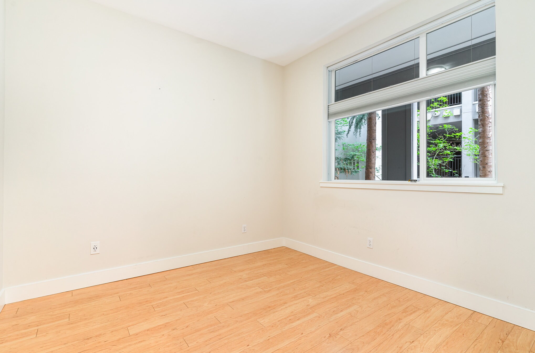 Building Photo - 521 7th Ave