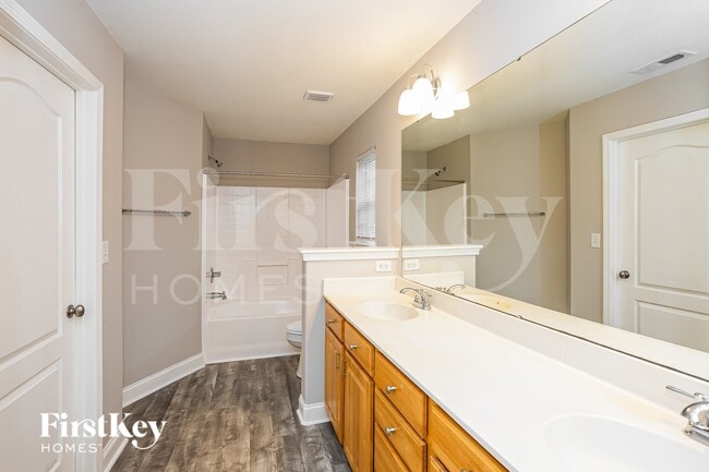 Building Photo - 366 Courtland Ct
