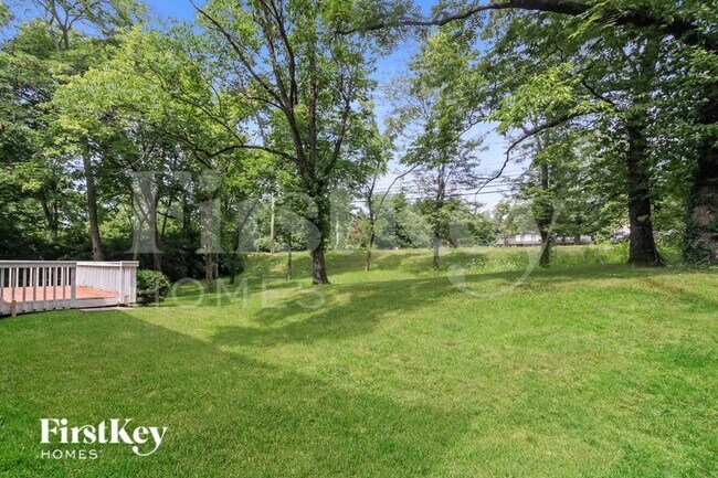 Building Photo - 6015 Sovereign Dr