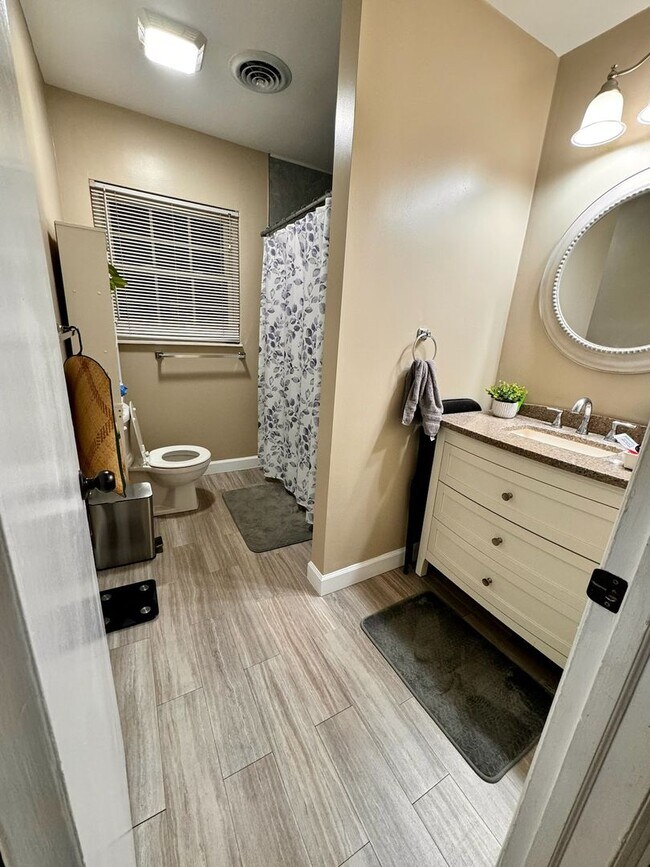 Building Photo - Nice 3 bedroom/1.5 bath home for rent in E. Morristown, Tennessee