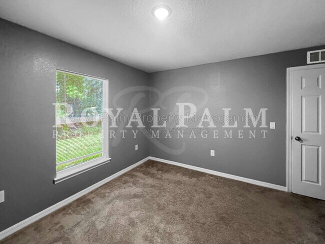 Building Photo - 3107 35th St W
