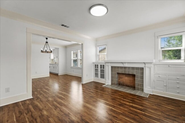 Building Photo - Charming 3-Bedroom Craftsman with Modern Upgrades and Spacious Layout