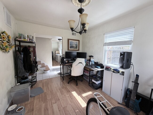 Building Photo - 3327 Lakecrest Rd