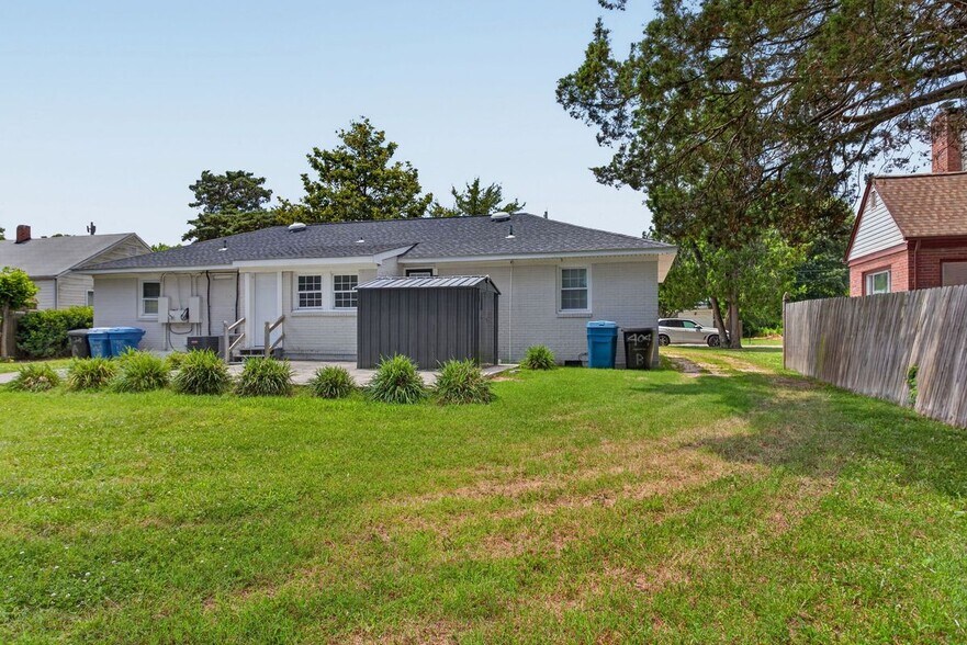Building Photo - 404 Roselynn Ln