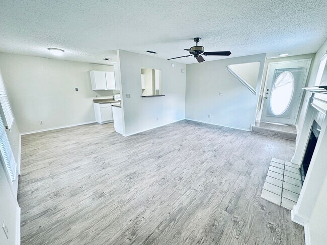 Building Photo - 379 Fantail Loop