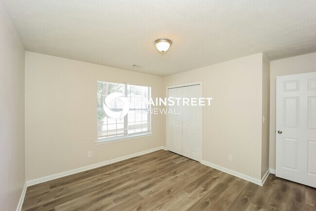 Building Photo - 3 Bedroom Pet-Friendly Home in Jonesboro, GA with Main Street Renewal