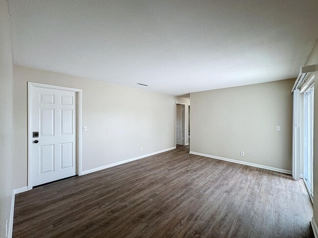 Building Photo - 1545 Polaris St