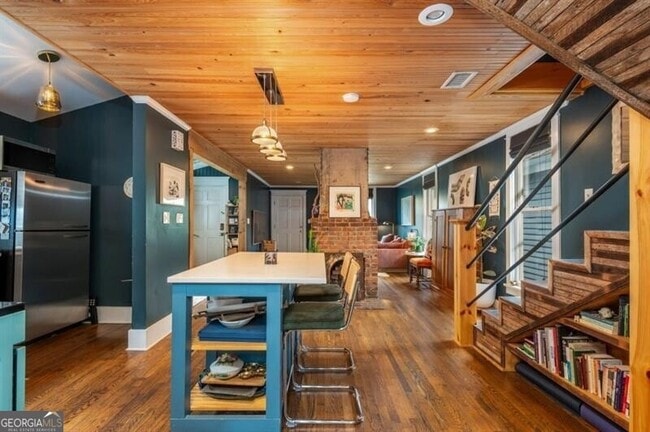 Building Photo - 154 Savannah St SE