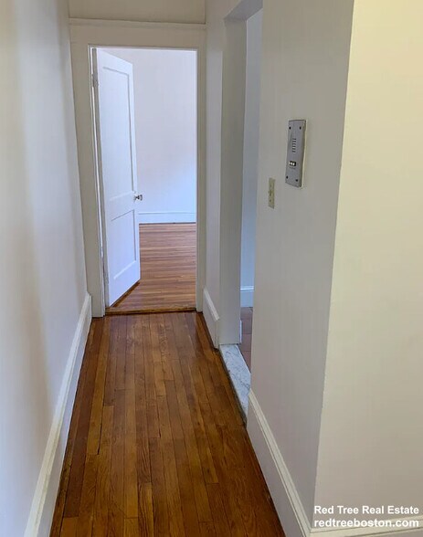 Building Photo - 11 Scottfield Rd