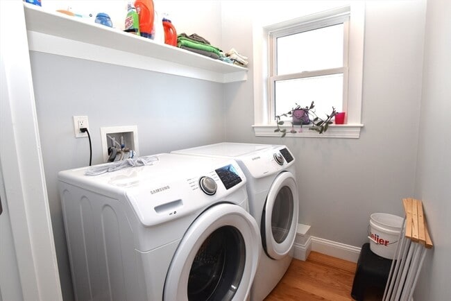 Building Photo - 145-147 Spruce St