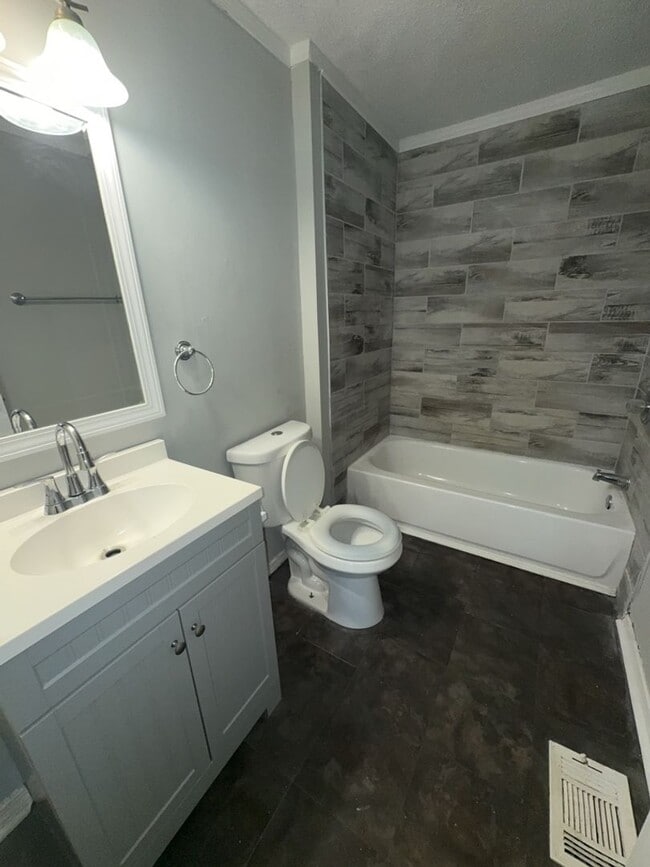 Building Photo - 5020 Shirley Ann Dr