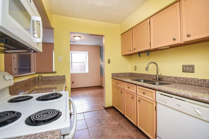 Building Photo - 7822 Greenedge Dr