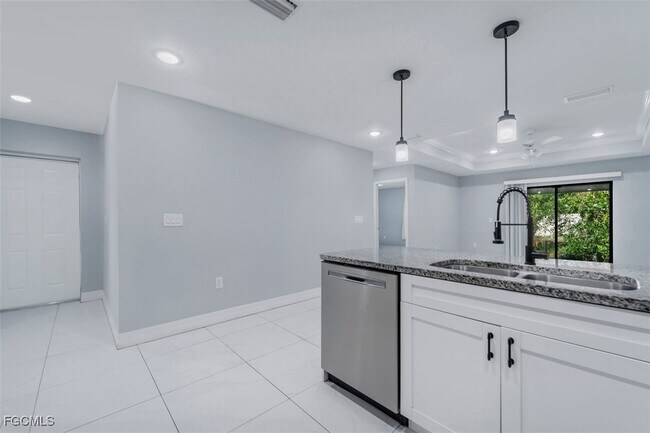 Building Photo - 129 Meadow Rd