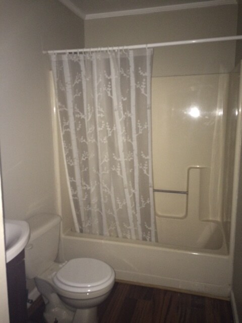 Building Photo - 819 Tammy St SW