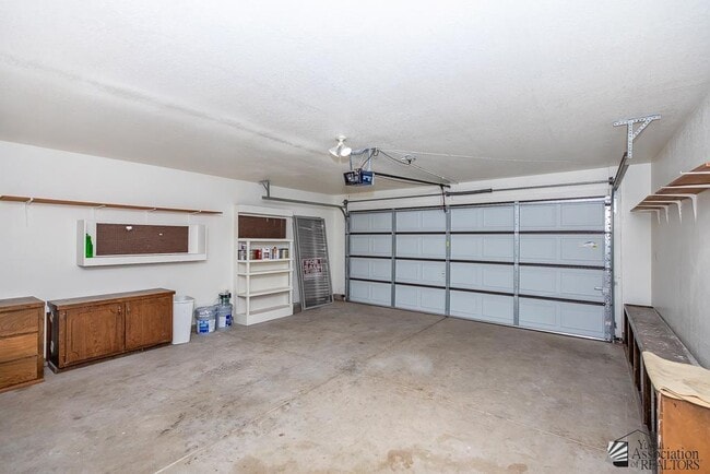 Building Photo - 770 W 37th St