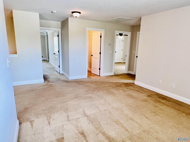 Building Photo - 104 Woodvale Dr