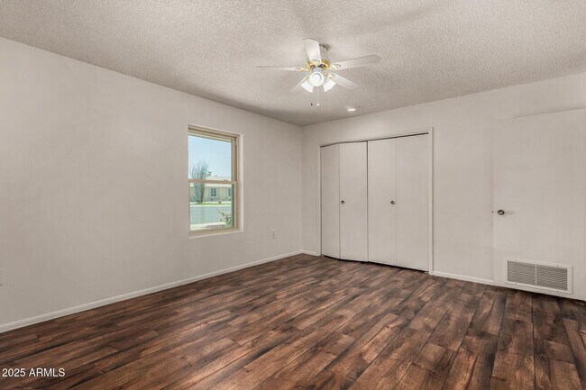 Building Photo - 16828 N 108th Ave