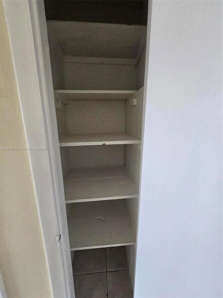 Building Photo - 1507 NE 5th Ave